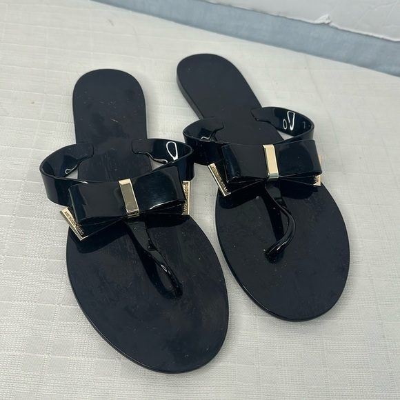 Michael Kors Kayden Jelly Bow Tie Thong Sandals in Black. Size 10. - Picture 1 of 9